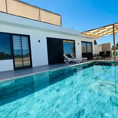 Kovuk Villalari-villa Derin Private Pool And Jacuzzi Villa *
