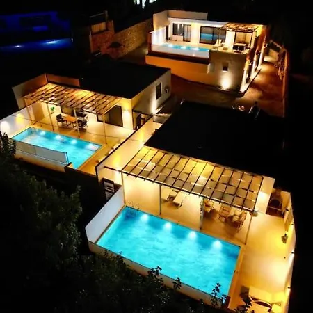 Kovuk Villalari-villa Derin Private Pool And Jacuzzi *